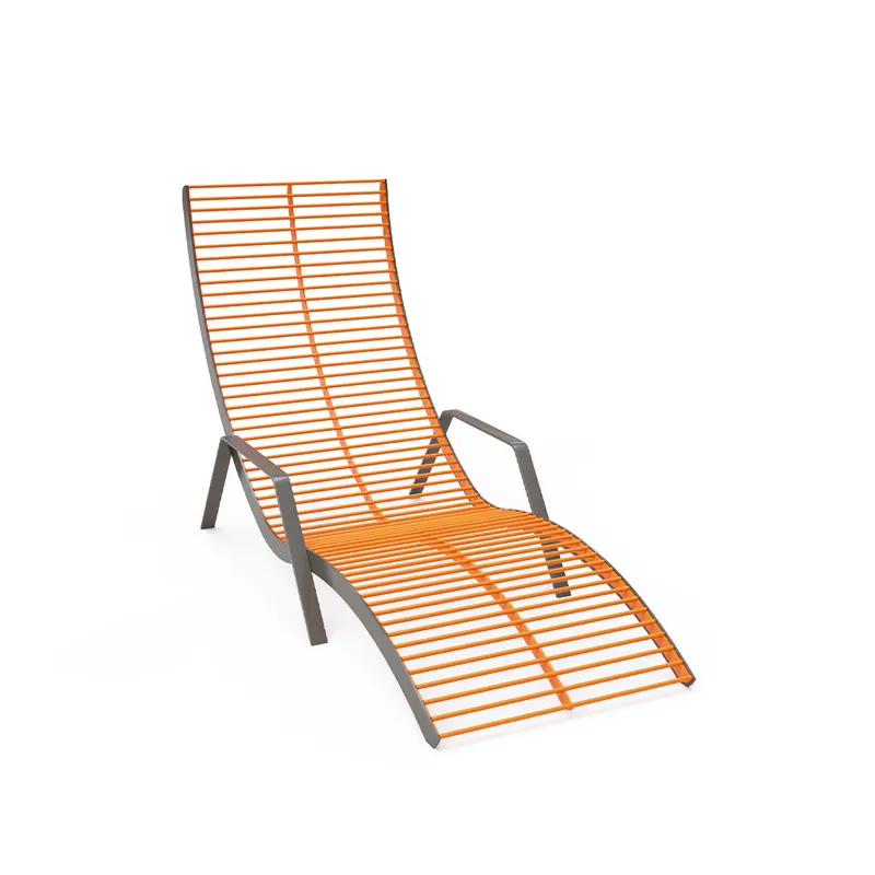 Vilfåtölj med metallribbor