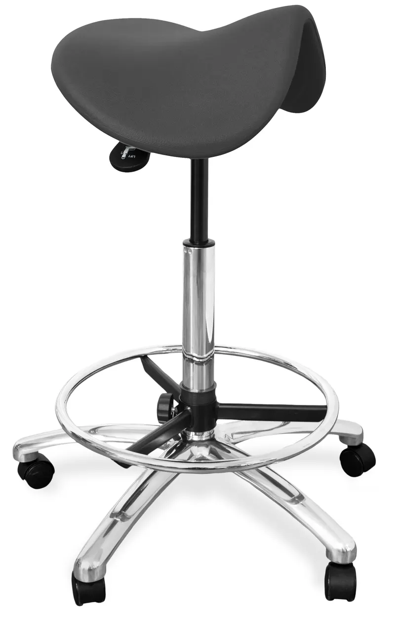 Hög sadelpall med ställbar sits, hjul och fotring.